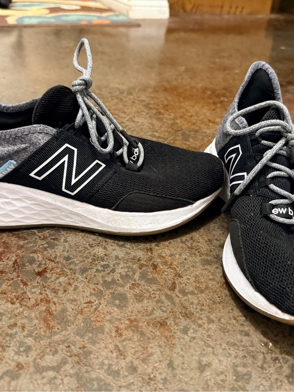 New Balance Black & Gray Athletic Sneakers women’s 8.5